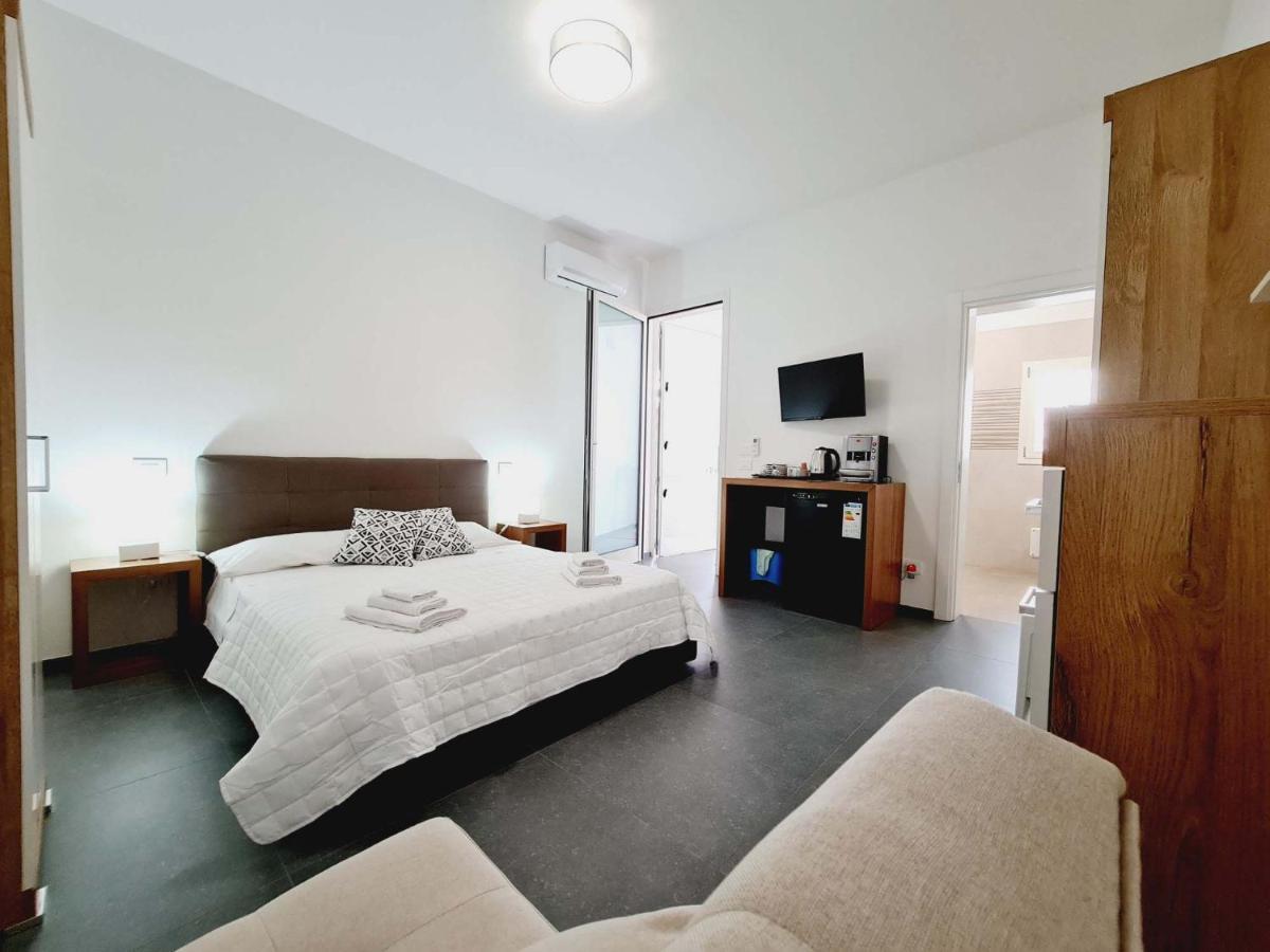 Medusa Room Apartment ปอร์โตเชซาเรโอ ภายนอก รูปภาพ