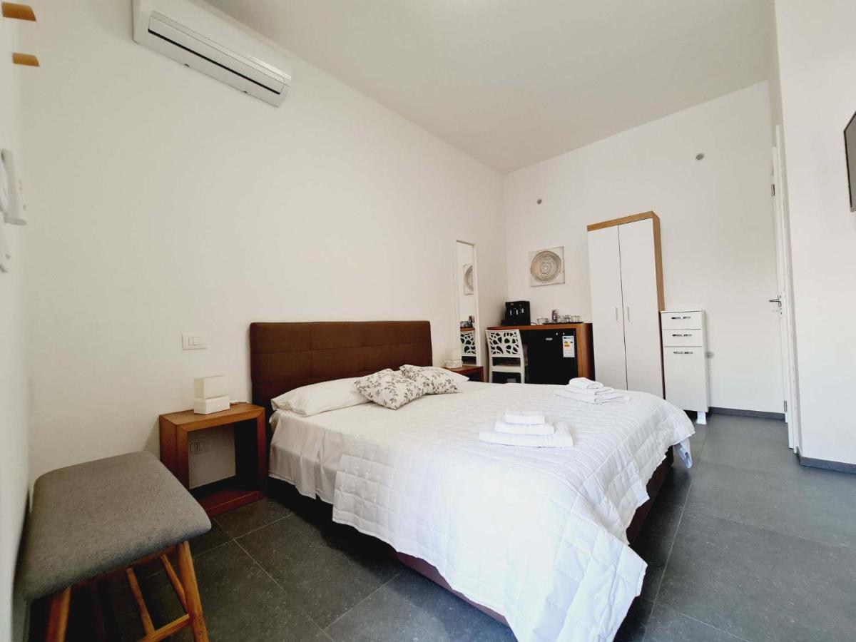 Medusa Room Apartment ปอร์โตเชซาเรโอ ภายนอก รูปภาพ