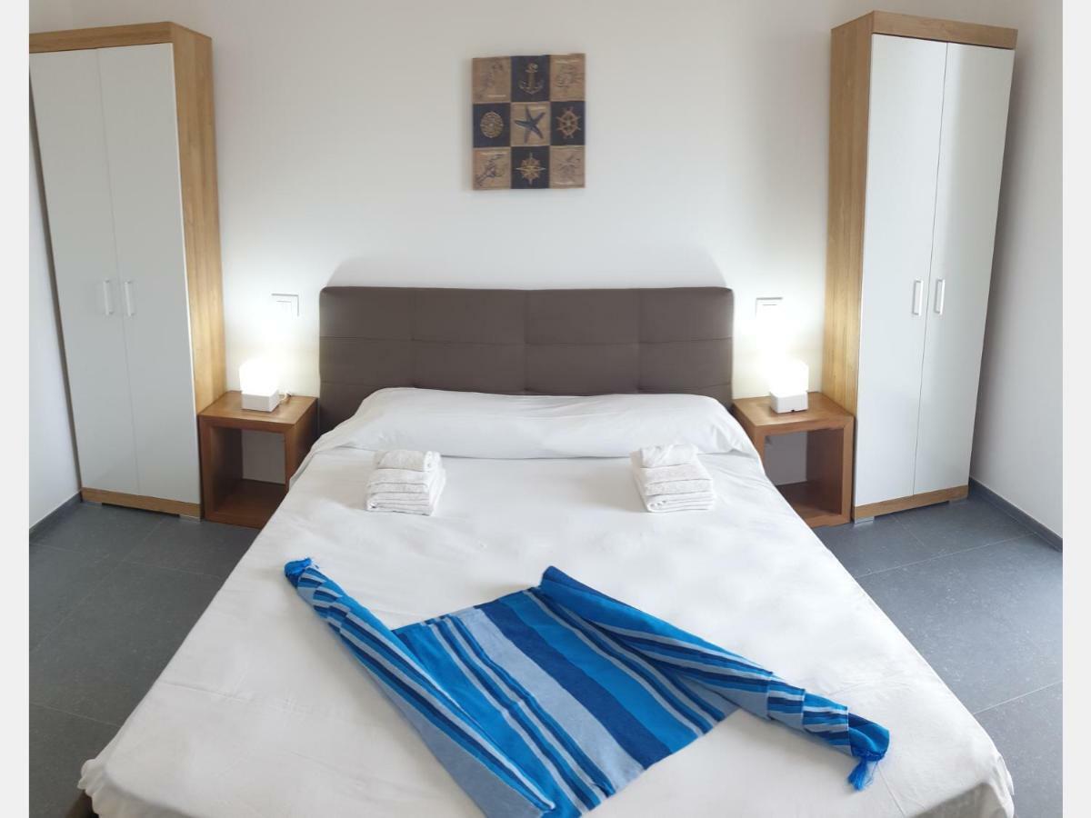 Medusa Room Apartment ปอร์โตเชซาเรโอ ภายนอก รูปภาพ